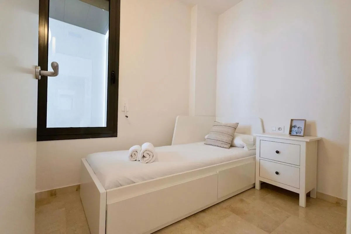 Apartment For 6, Spacious And Bright In Bonanova Barcelona