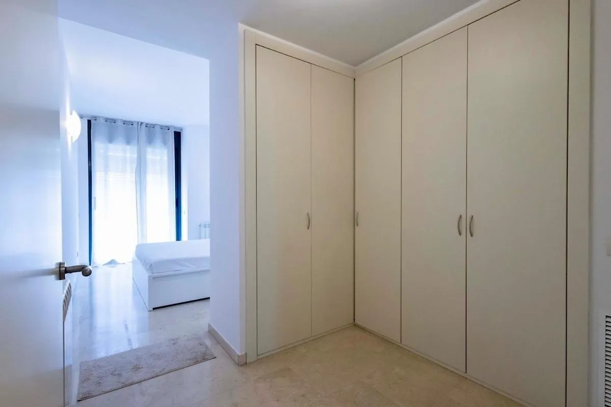 Apartment For 6, Spacious And Bright In Bonanova Barcelona