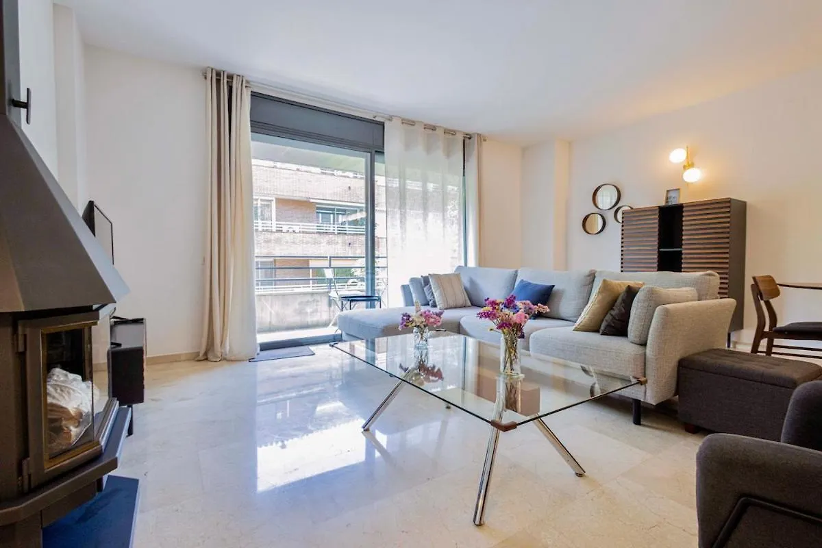 Apartment For 6, Spacious And Bright In Bonanova Barcelona